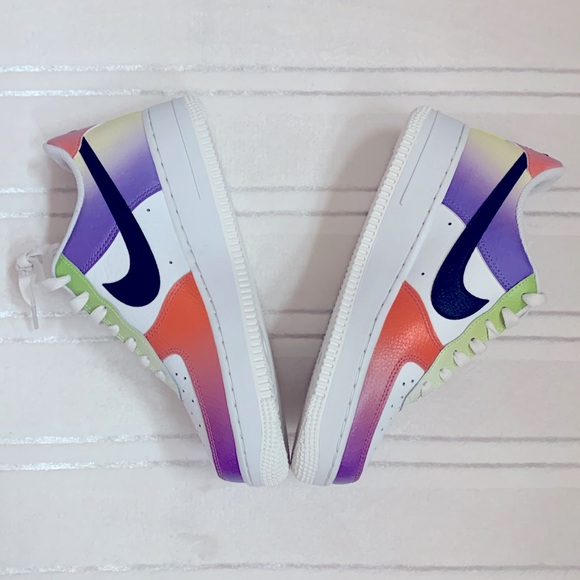 NIKE AIR FORCE 1 LOW TOP WHITE MULTI-COLOR GRADIENT LEATHER SNEAKERS - Picture 2 of 6